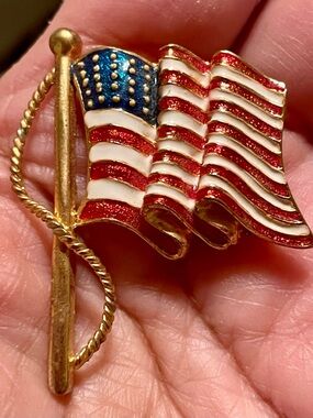 Patriotic American Flag Enamel Pin - Red, White & Blue